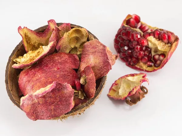 What the Pomegranate peel plant looks like